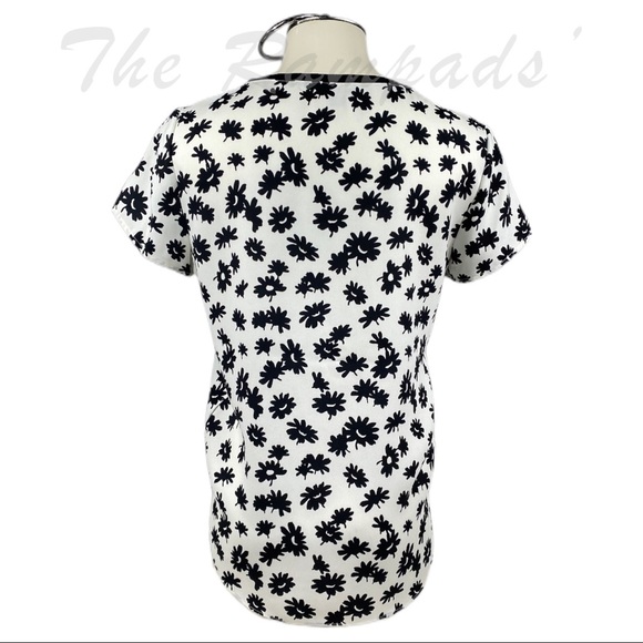 NWOT Ann Taylor White, Black Flower Short-sleeve Polyester Top Size Small - Picture 3 of 7